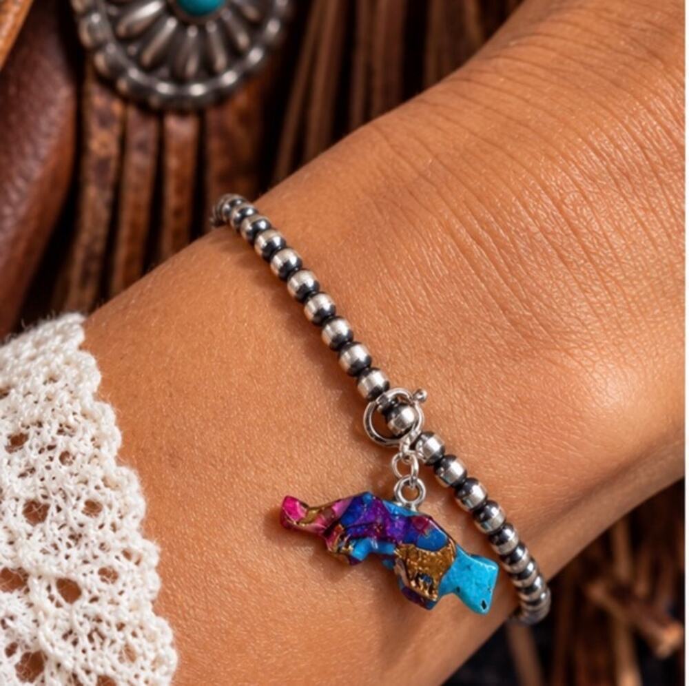 Southwestern 3mm Pearl Bead 7" Bracelet with Hand-Carved Spiny Orange Wolf Charm